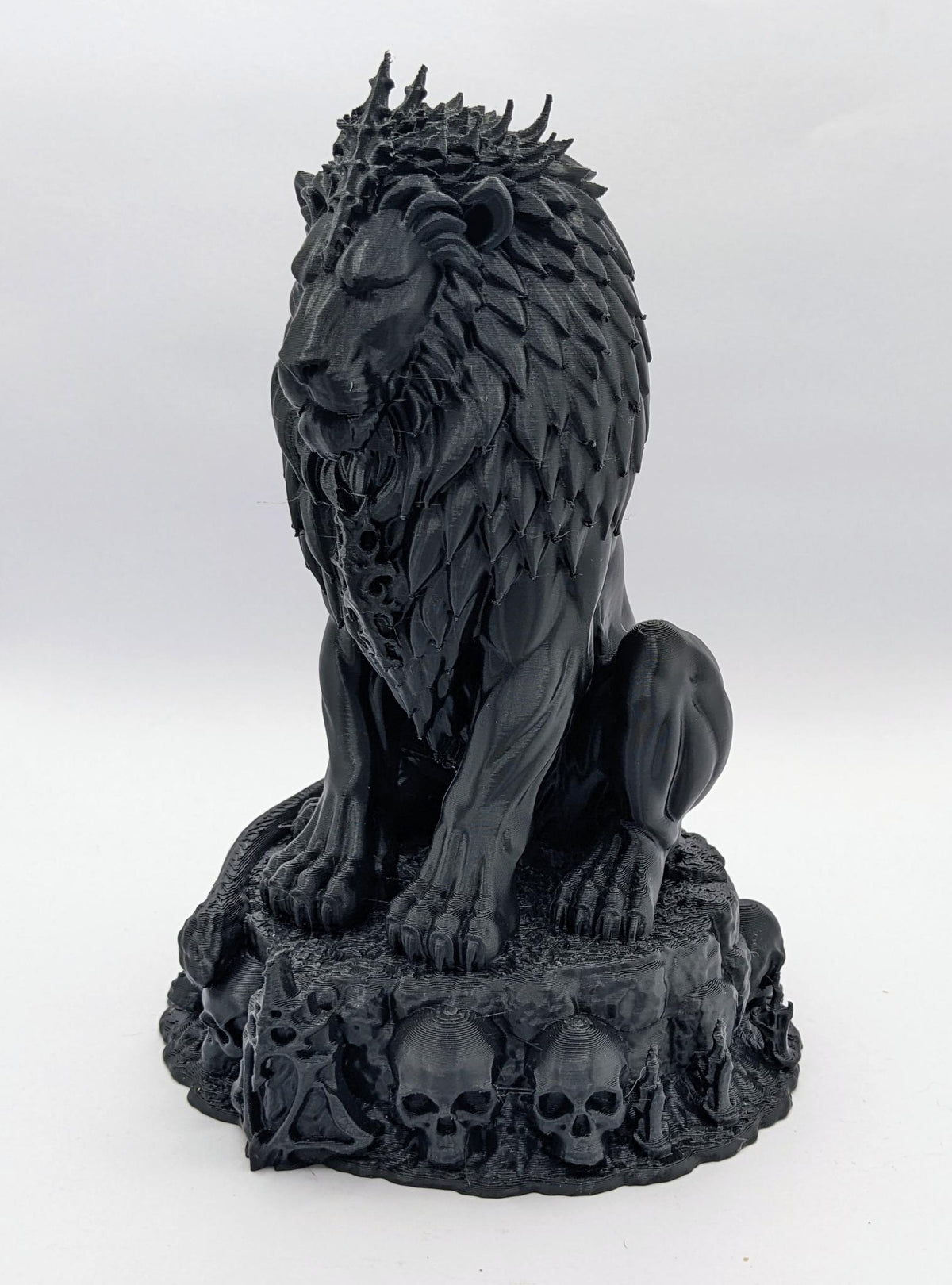 Apex Sovereign Lion – Crowned Lion Sculpture