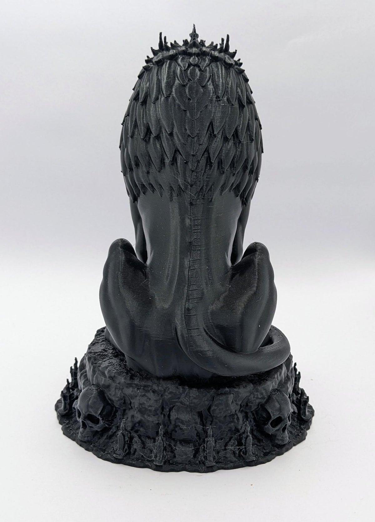 Apex Sovereign Lion – Crowned Lion Sculpture
