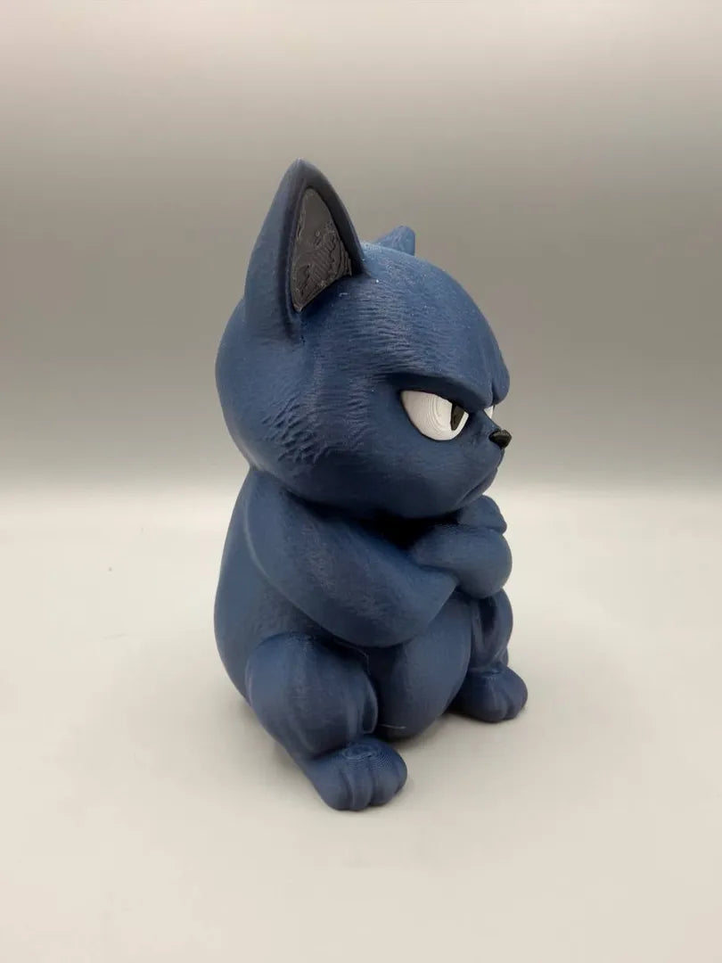 Grumpy Cat sculpture, three-quarter view