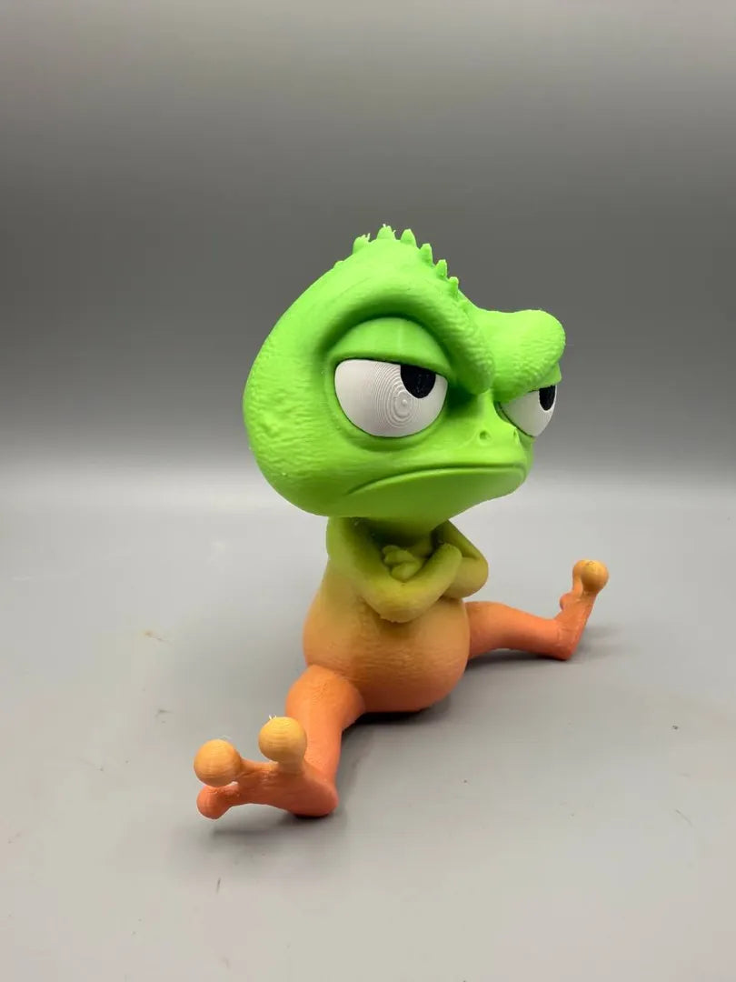 Grumpy Gecko sculpture, three-quarter view