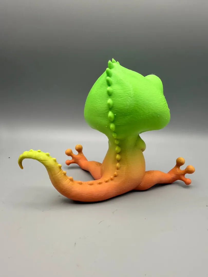 Grumpy Gecko sculpture, side view