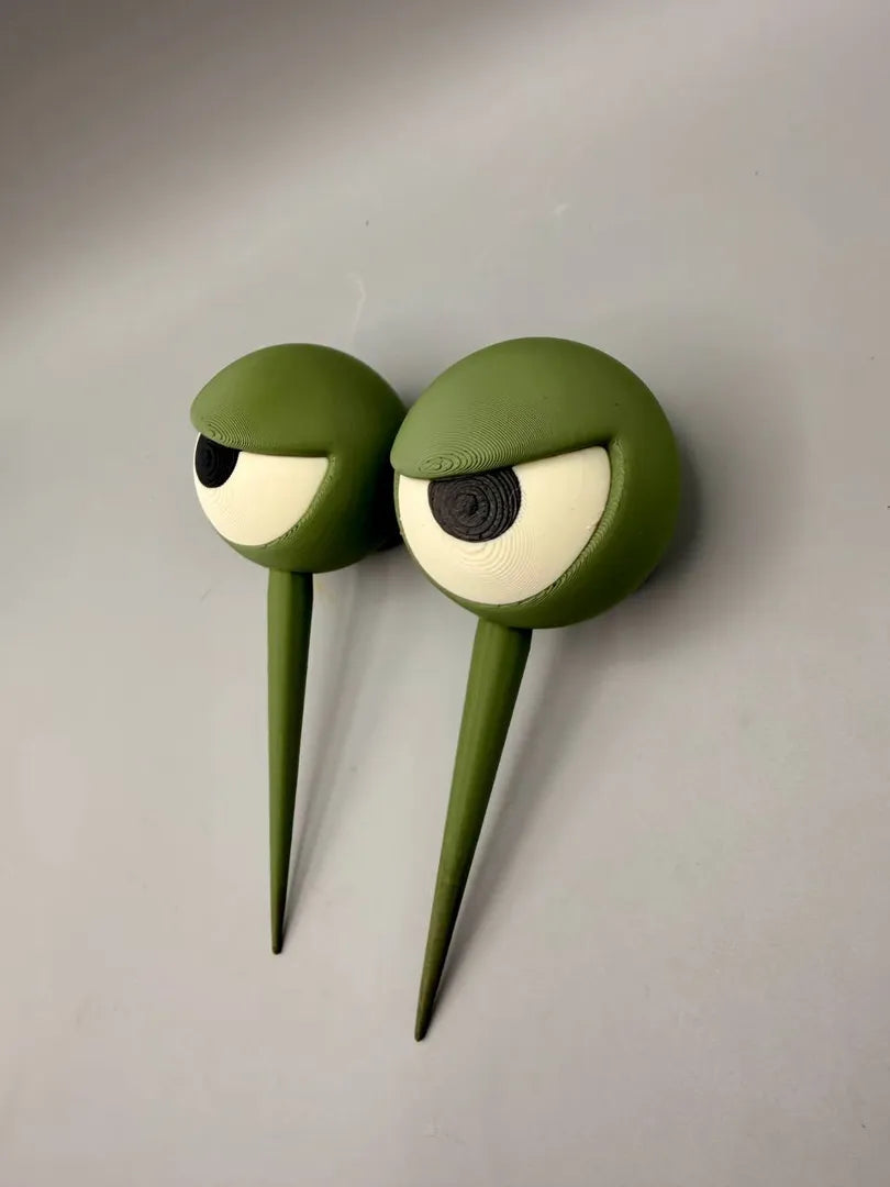 Grumpy Plant Eyes, front view